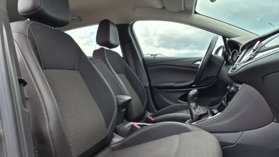 OPEL Astra -