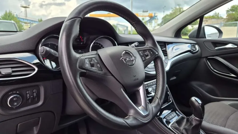 OPEL Astra -