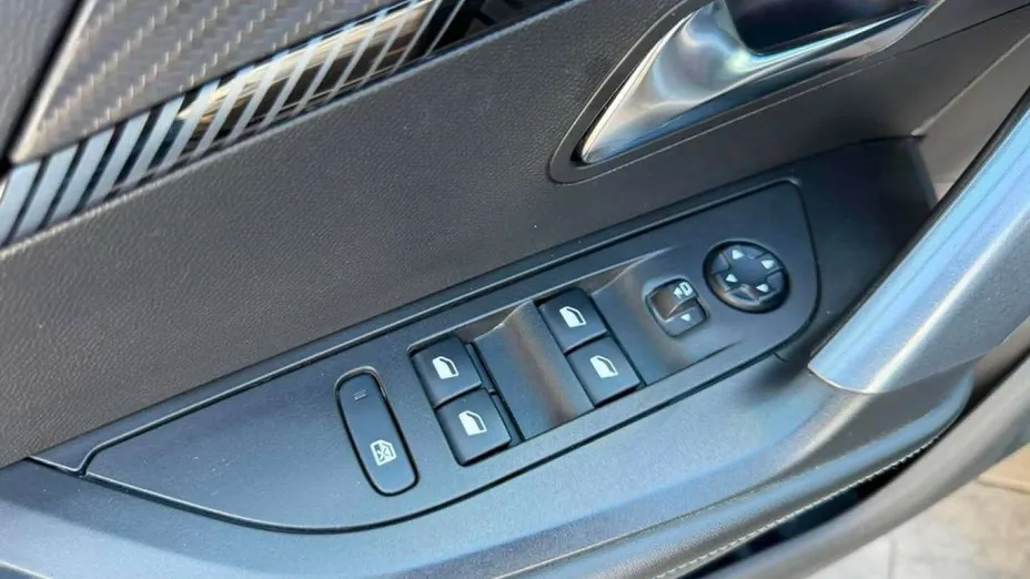 PEUGEOT 2008 -