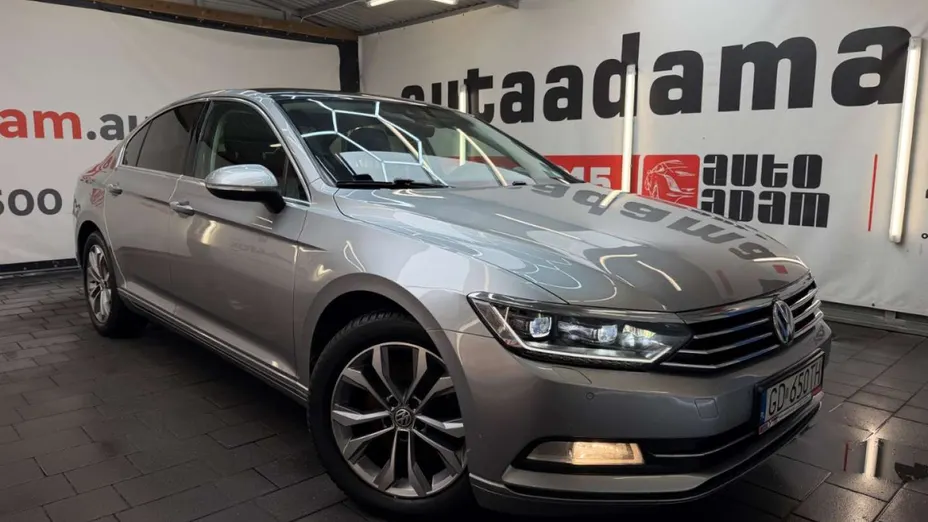 VOLKSWAGEN Passat -