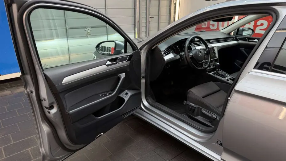 VOLKSWAGEN Passat -