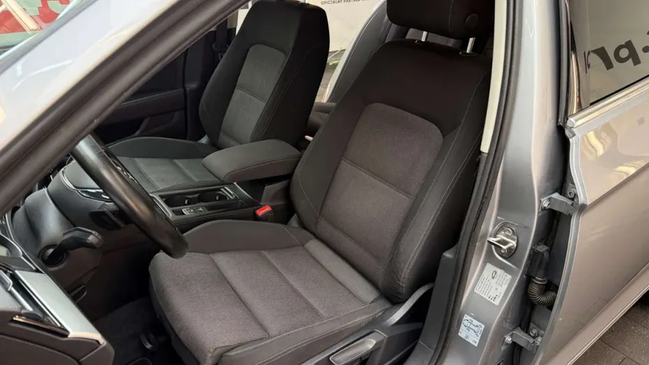 VOLKSWAGEN Passat -