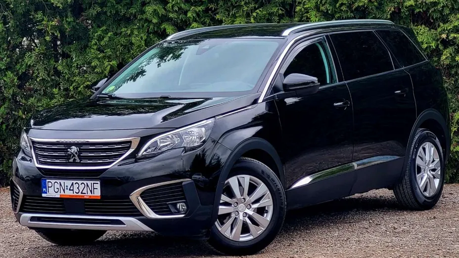 PEUGEOT 5008 -