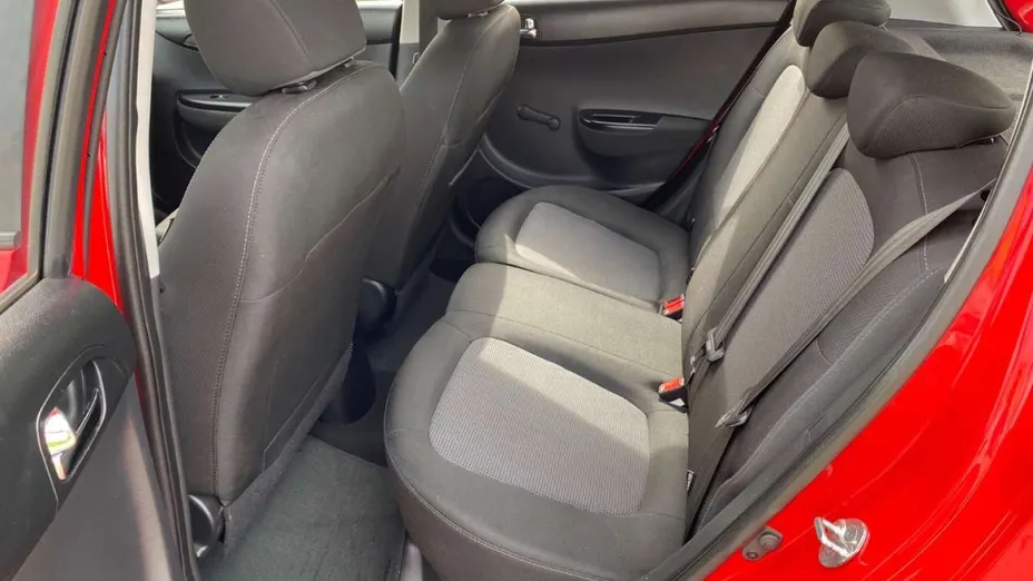 HYUNDAI i20 -