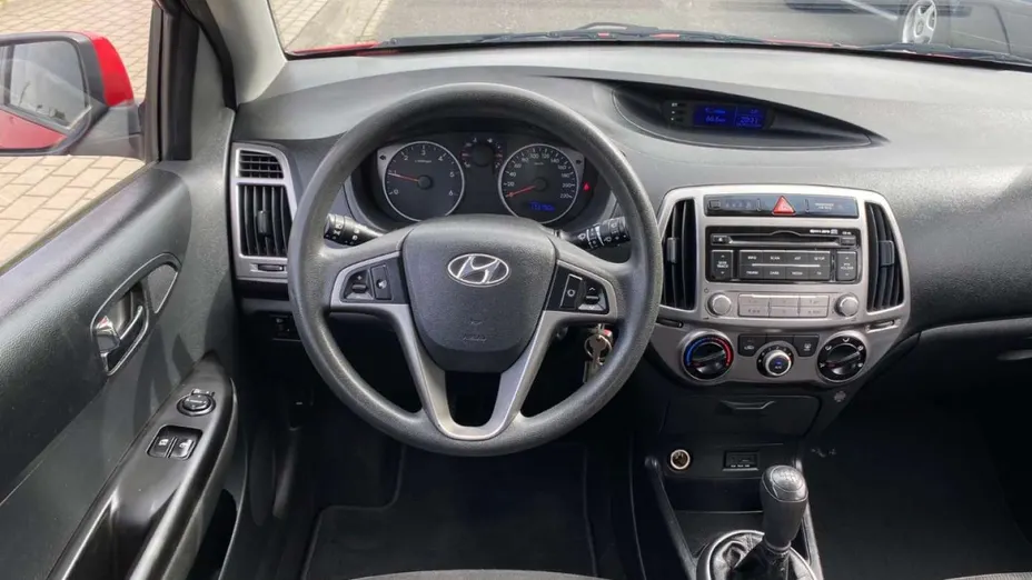 HYUNDAI i20 -