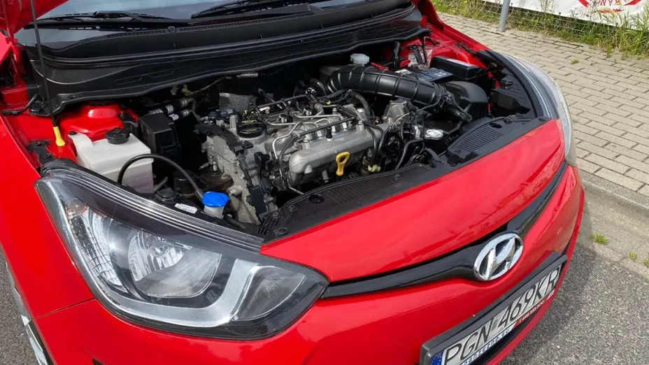 HYUNDAI i20 -