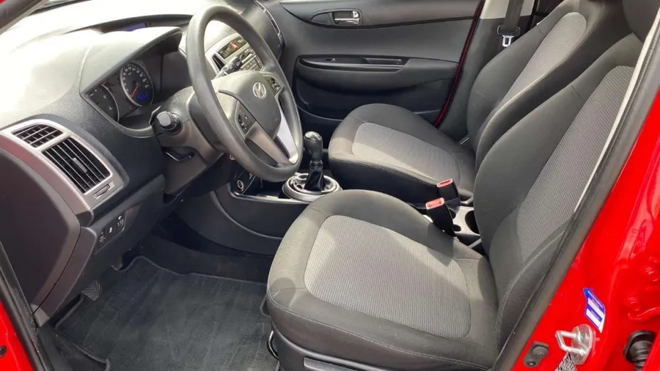HYUNDAI i20 -