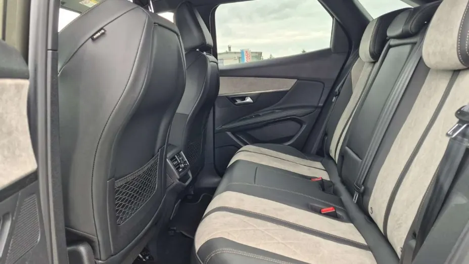 PEUGEOT 3008 -