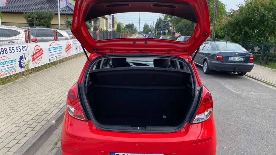 HYUNDAI i20 -