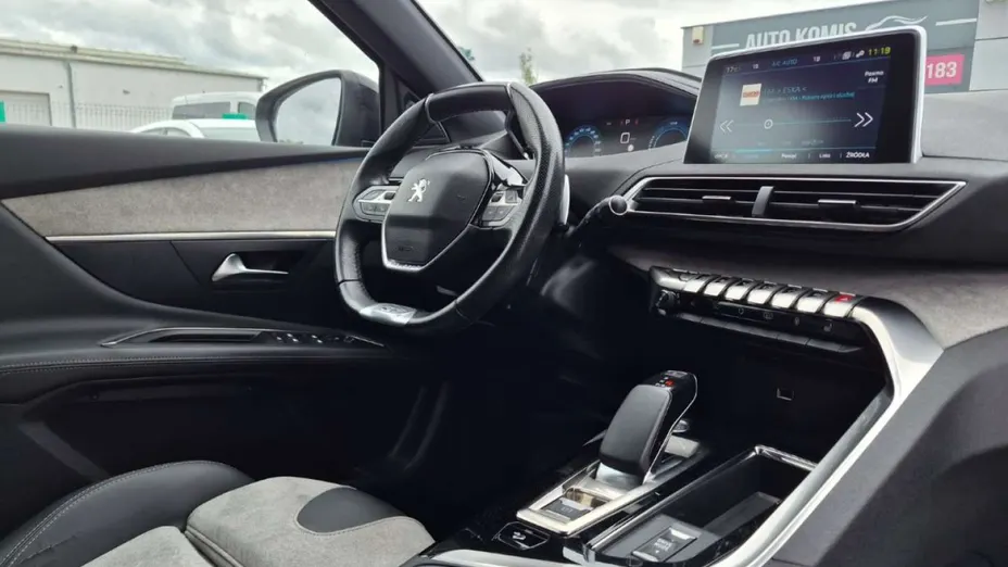PEUGEOT 3008 -