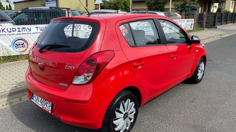 HYUNDAI i20 -