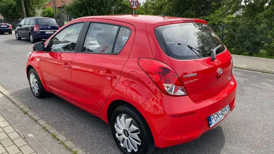 HYUNDAI i20 -