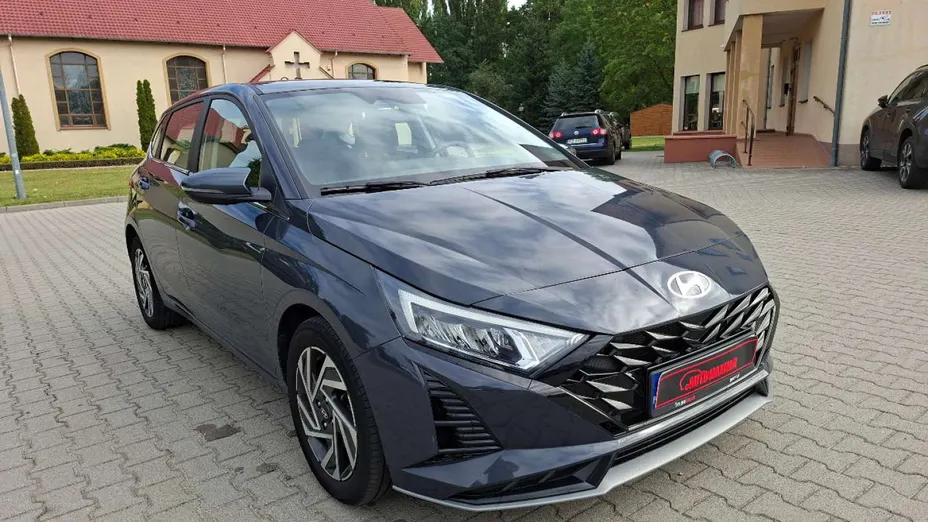 HYUNDAI i20 -