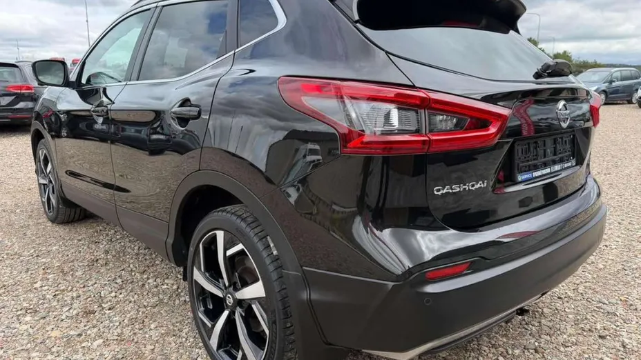 NISSAN Qashqai -