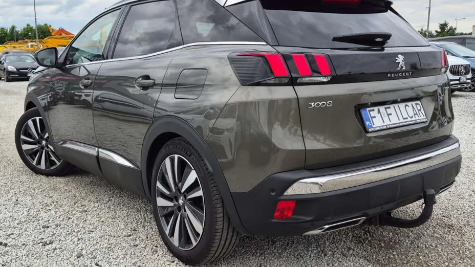 PEUGEOT 3008 -