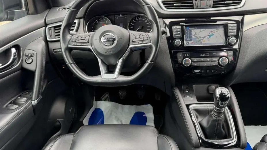 NISSAN Qashqai -