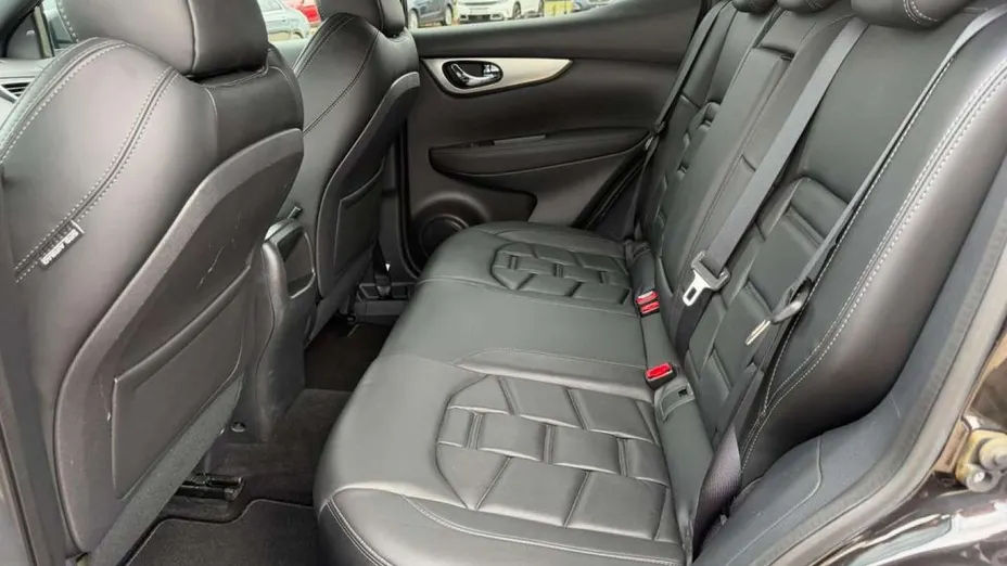 NISSAN Qashqai -