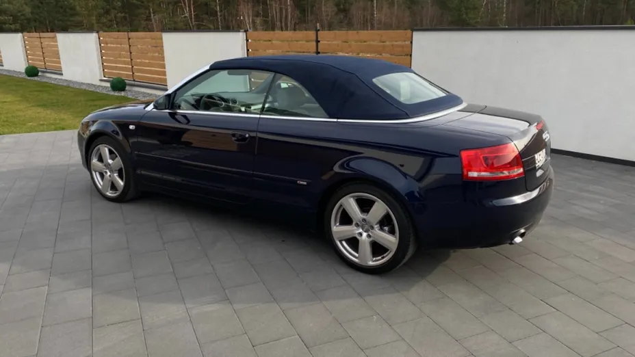 AUDI Cabriolet -