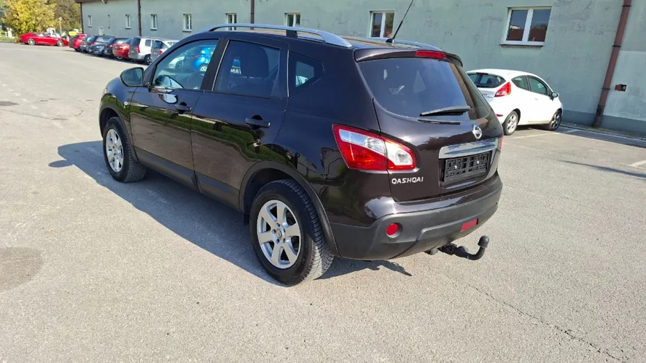 NISSAN Qashqai -