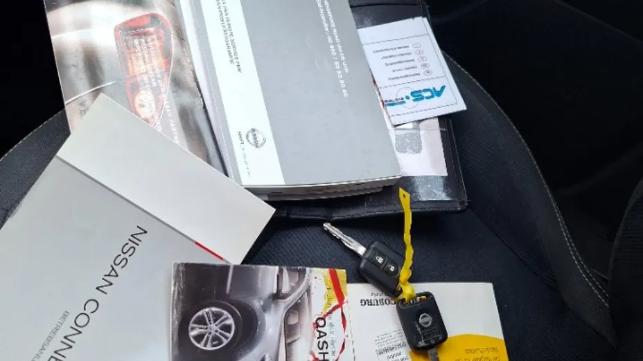 NISSAN Qashqai -