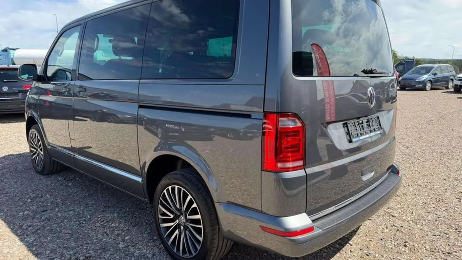 VOLKSWAGEN Multivan -