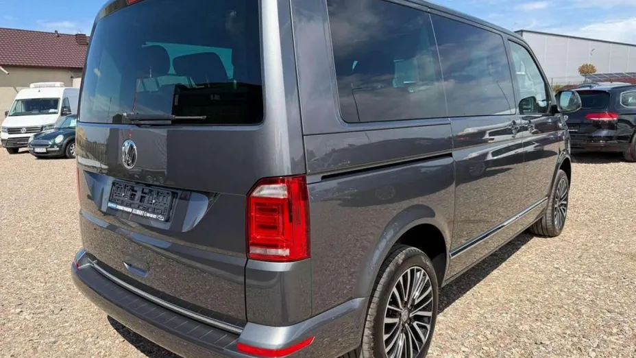 VOLKSWAGEN Multivan -