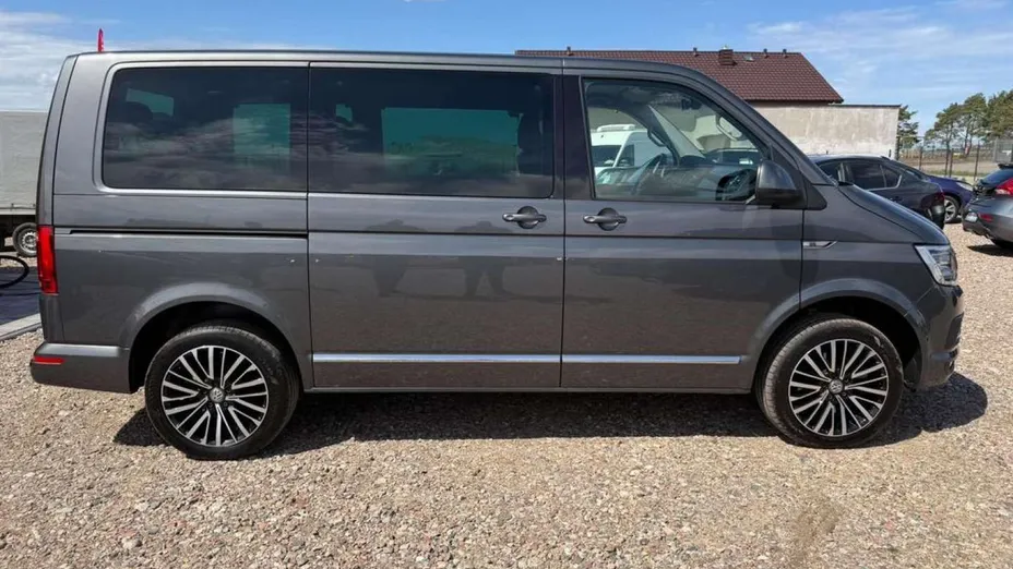VOLKSWAGEN Multivan -