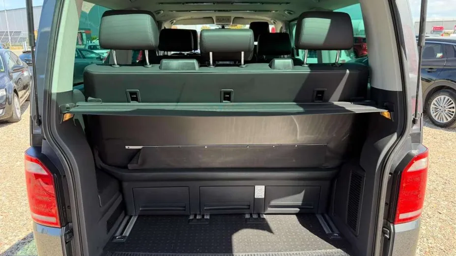 VOLKSWAGEN Multivan -
