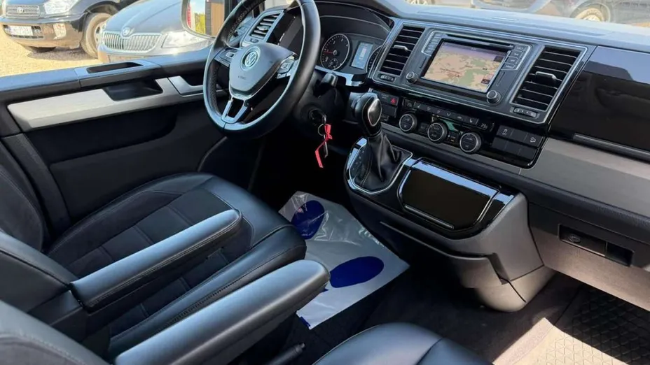 VOLKSWAGEN Multivan -