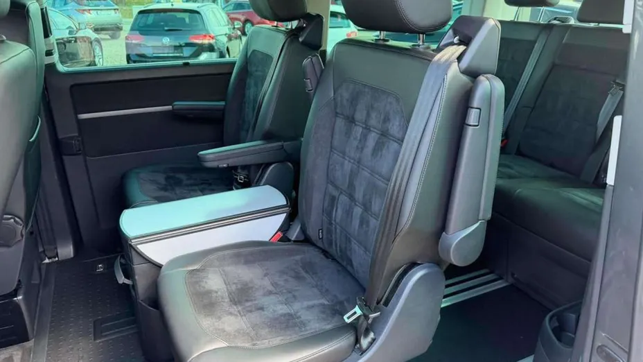 VOLKSWAGEN Multivan -