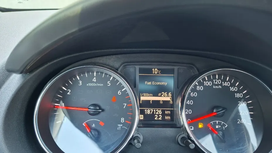 NISSAN Qashqai -