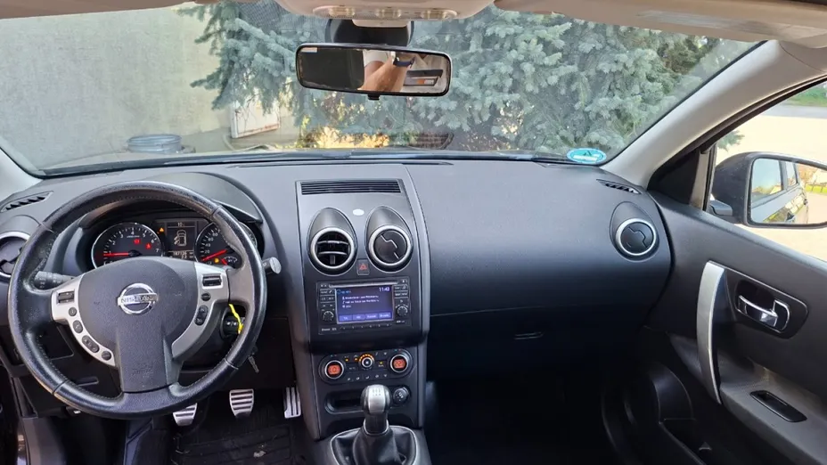 NISSAN Qashqai -