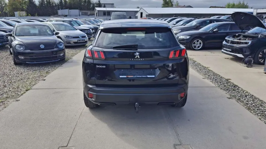 PEUGEOT 3008 -
