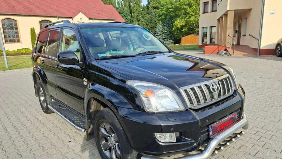 TOYOTA Land Cruiser -