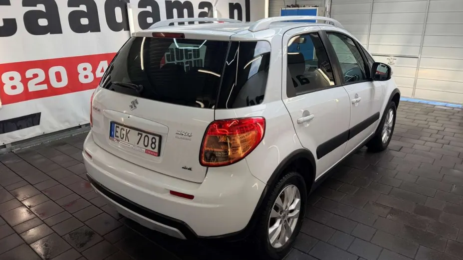 SUZUKI SX4 -