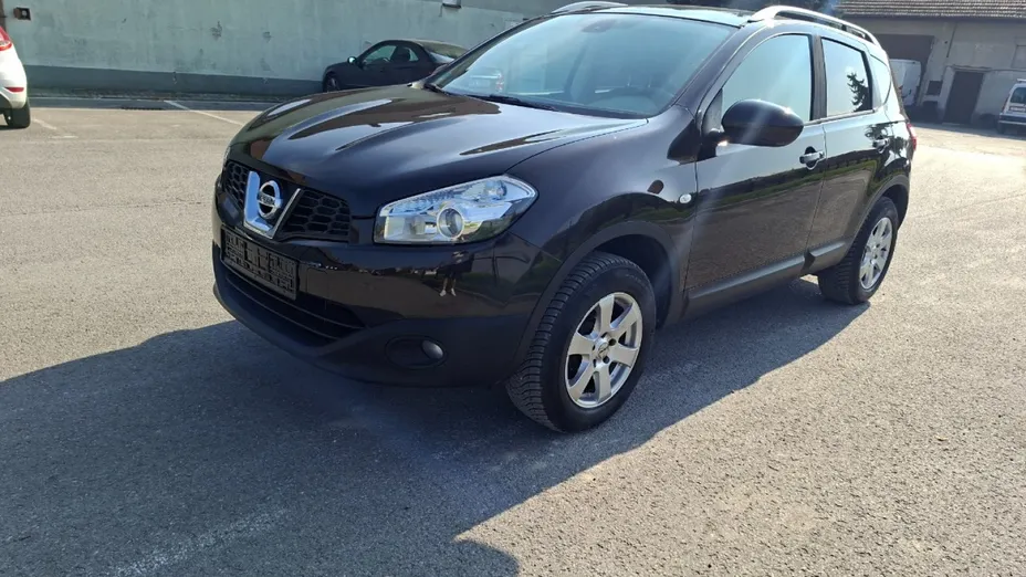NISSAN Qashqai -