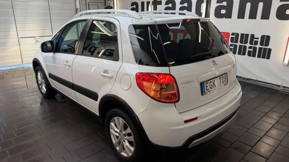 SUZUKI SX4 -