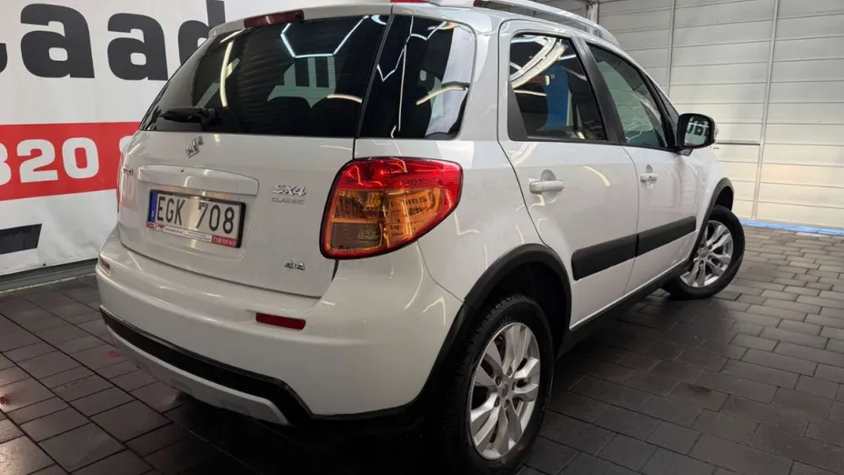SUZUKI SX4 -