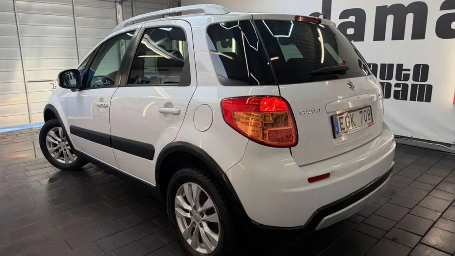 SUZUKI SX4 -