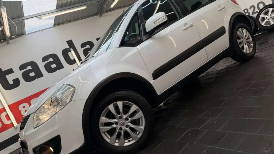 SUZUKI SX4 -