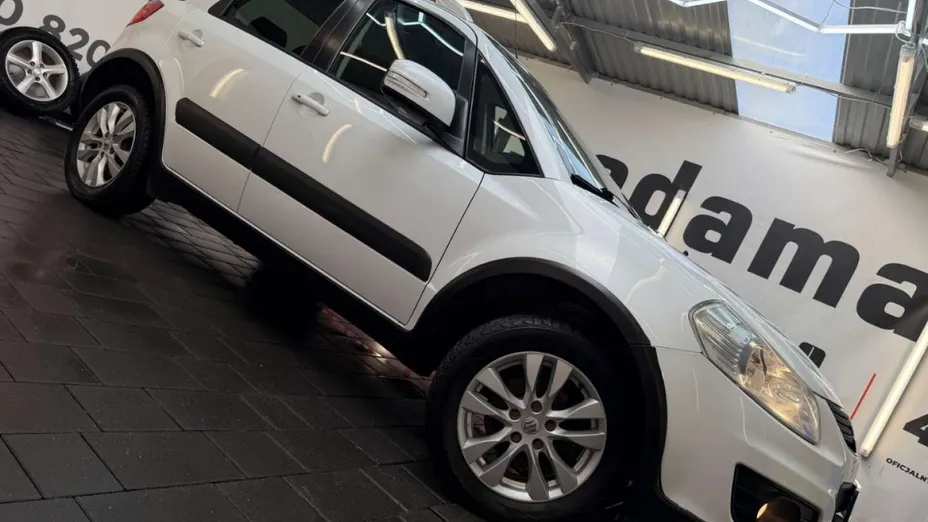 SUZUKI SX4 -