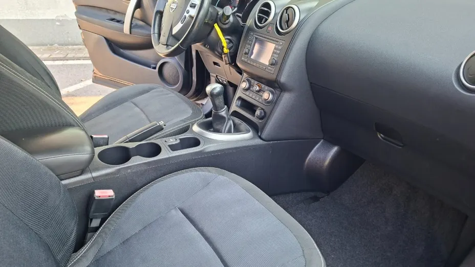 NISSAN Qashqai -
