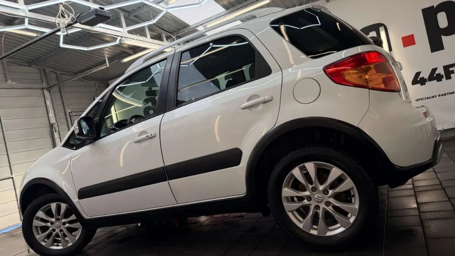 SUZUKI SX4 -