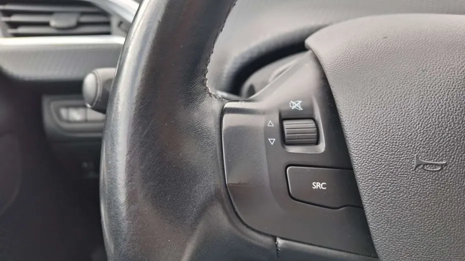 PEUGEOT 2008 -