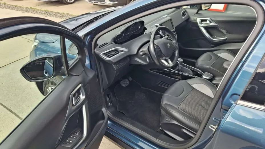 PEUGEOT 2008 -