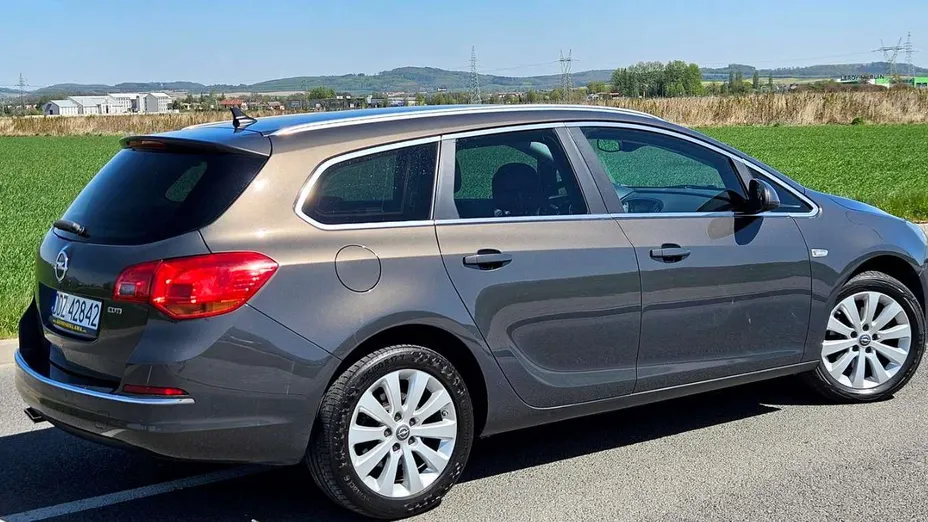 OPEL Astra -