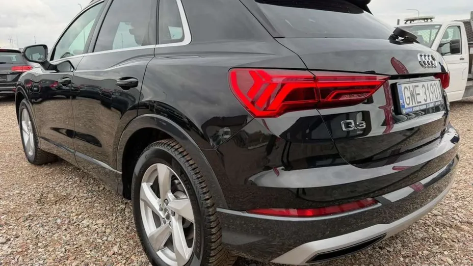 AUDI Q3 -