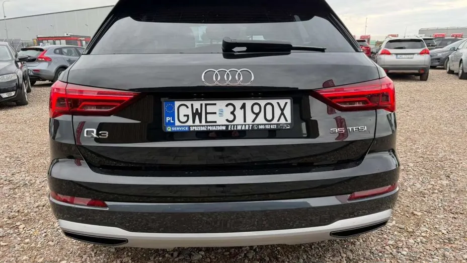 AUDI Q3 -