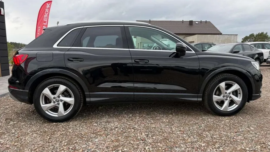 AUDI Q3 -