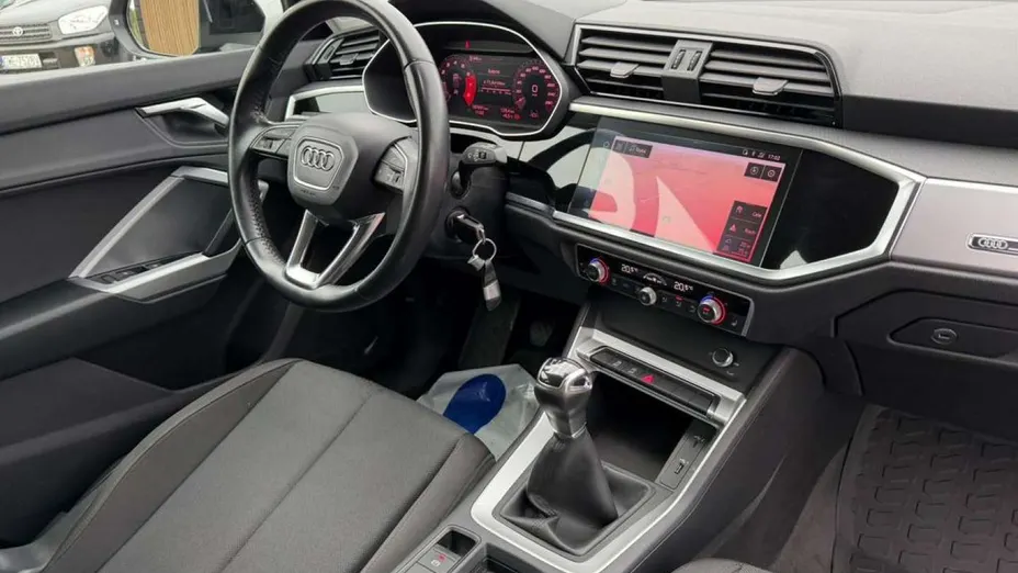 AUDI Q3 -